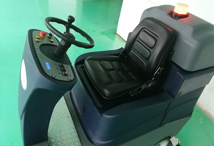 駕駛式洗地機J80