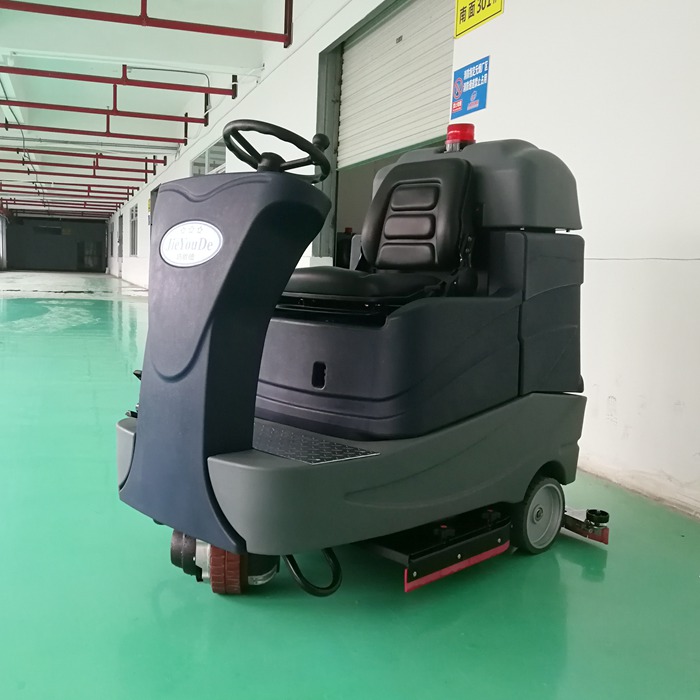 J80洗地機